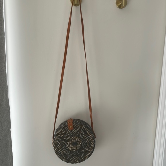 100% Rattan Purse with Leather strap - Picture 1 of 5